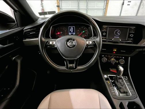 Pure White 2019 Volkswagen Jetta 1.4T R-Line