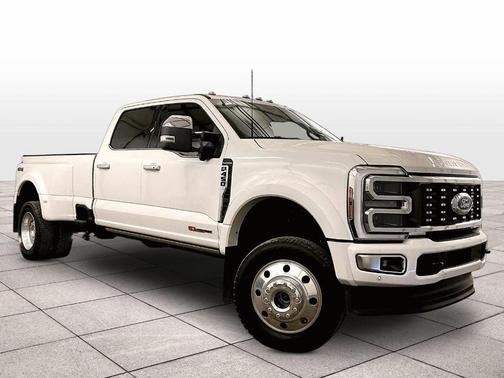 Star White 2025 Ford F-450 Platinum