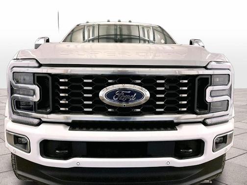 Star White 2025 Ford F-450 Platinum