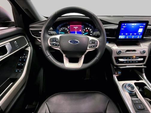 Agate Black 2024 Ford Explorer XLT