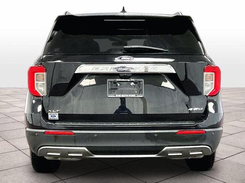 Agate Black 2024 Ford Explorer XLT