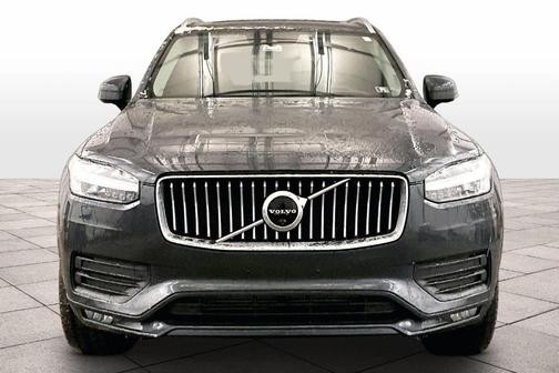 2022 Volvo XC90 T6 Momentum 7 Passenger