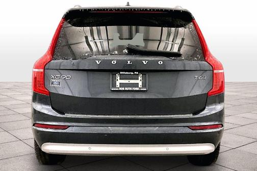 2022 Volvo XC90 T6 Momentum 7 Passenger