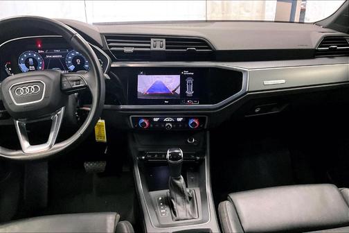 2022 Audi Q3 45 S line Premium