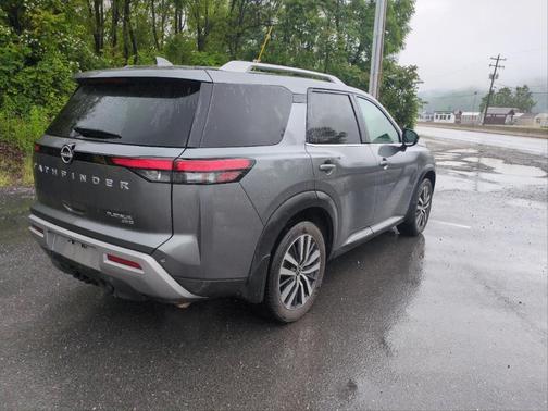 2022 Nissan Pathfinder Platinum