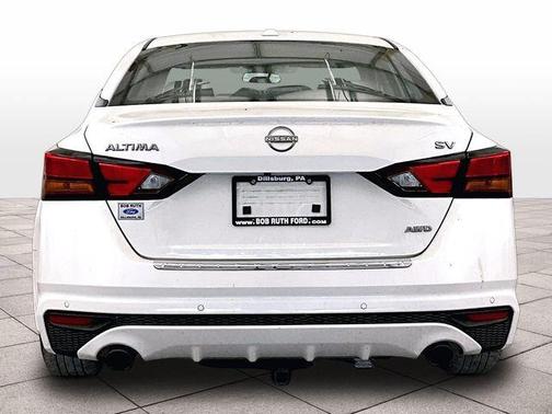 White 2023 Nissan Altima 2.5 SV