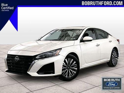 White 2023 Nissan Altima 2.5 SV