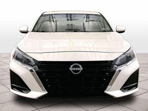 White 2023 Nissan Altima 2.5 SV