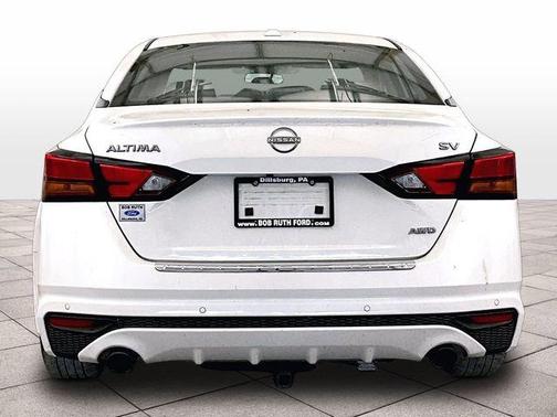White 2023 Nissan Altima 2.5 SV