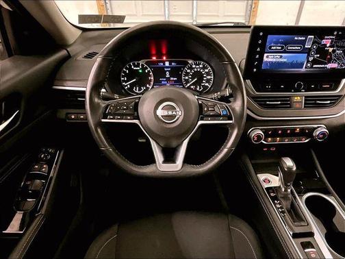 White 2023 Nissan Altima 2.5 SV