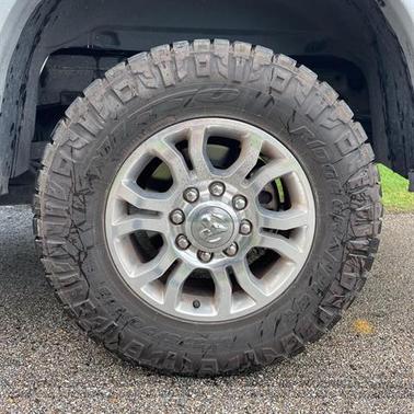 Bright Silver Clearcoat Metallic 2018 RAM 2500 Laramie