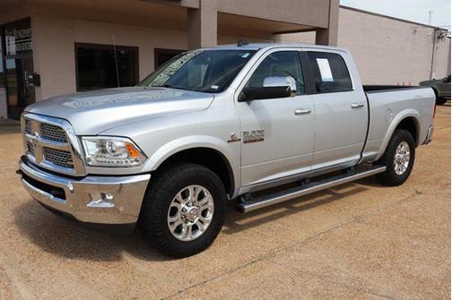 Bright Silver Clearcoat Metallic 2018 RAM 2500 Laramie