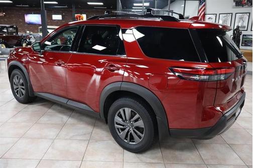 2022 Nissan Pathfinder SV