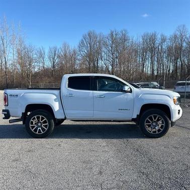 Summit White 2019 GMC Canyon Denali