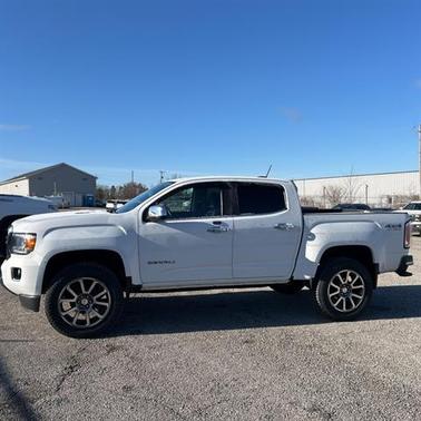 Summit White 2019 GMC Canyon Denali