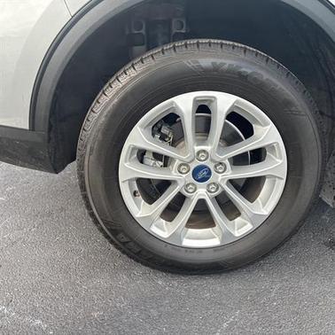 Silver 2022 Ford Escape SE