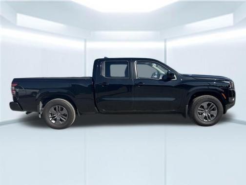 Black 2025 Nissan Frontier SV