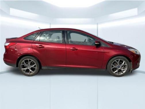 Ruby Red Metallic 2013 Ford Focus SE