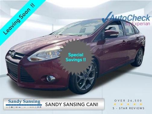 Red 2013 Ford Focus SE