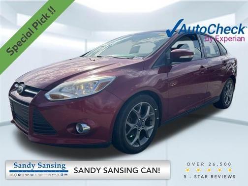 Ruby Red Metallic 2013 Ford Focus SE