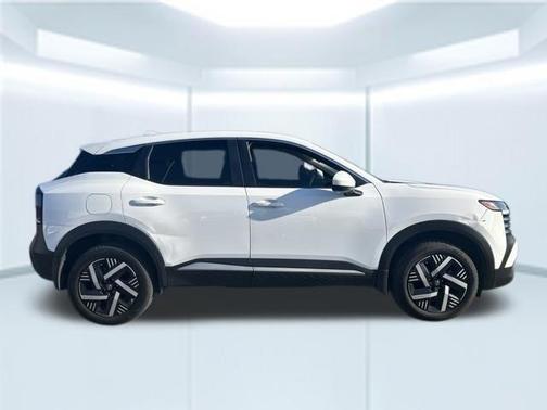 Fresh Powder 2025 Nissan Kicks SV