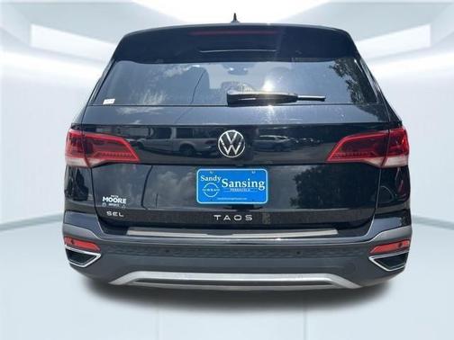 Deep Black Pearl Effect 2022 Volkswagen Taos 1.5T SEL