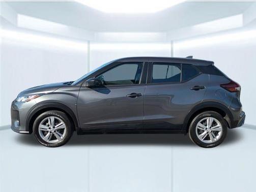 Gun Metallic 2024 Nissan Kicks S