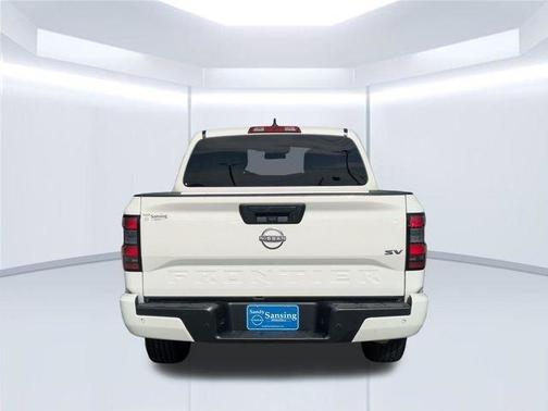 Glacier White 2024 Nissan Frontier SV