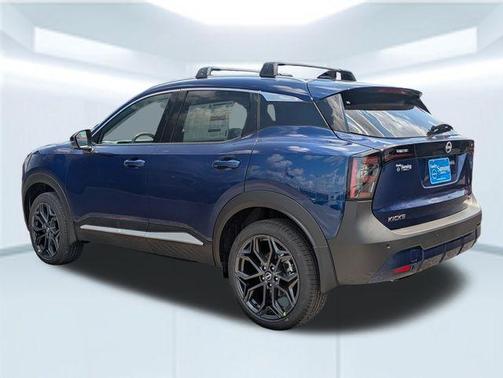 Deep Blue Pearl 2026 Nissan Kicks SR