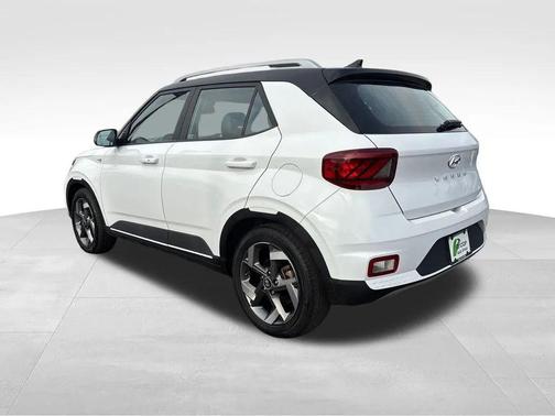 2022 Hyundai VENUE Limited