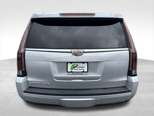 2016 Cadillac Escalade Luxury