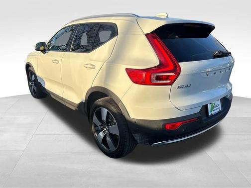 2019 Volvo XC40 T5 Momentum