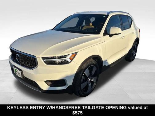2019 Volvo XC40 T5 Momentum