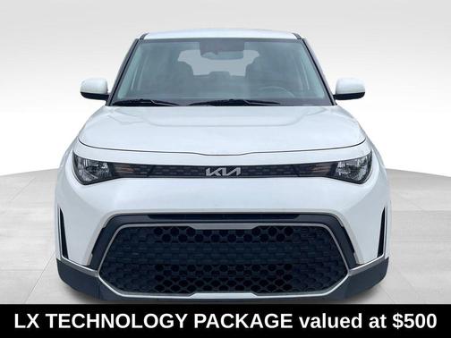 Snow White Pearl 2023 Kia Soul LX