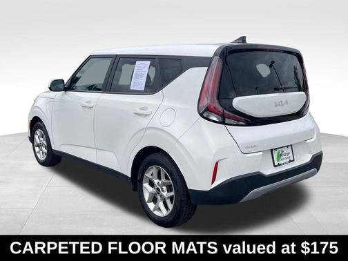 Snow White Pearl 2023 Kia Soul LX