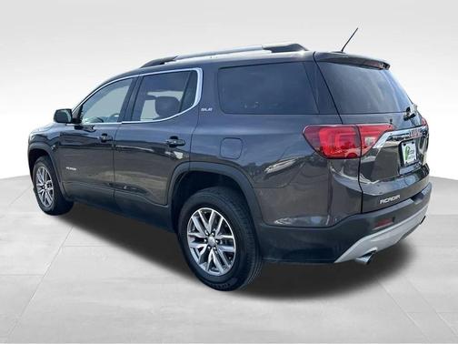 2017 GMC Acadia SLE-2