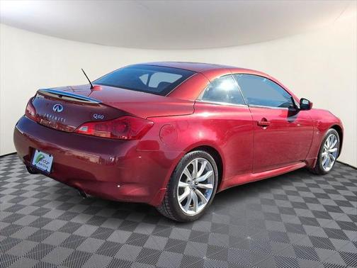 2015 INFINITI Q60 S