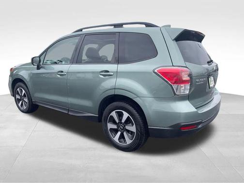 Green Metallic 2017 Subaru Forester 2.5i Premium