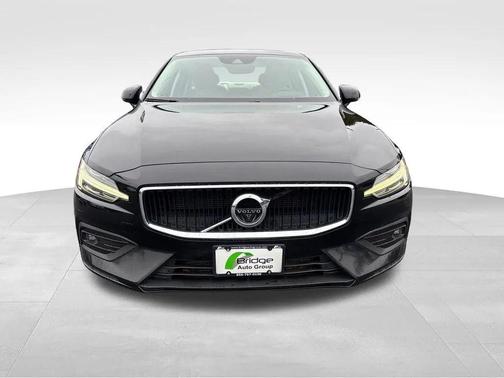 2020 Volvo S60 T5 Momentum