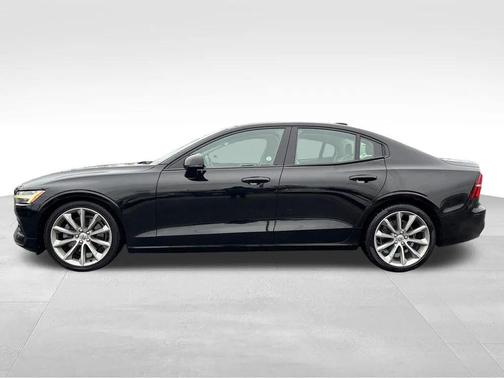 2020 Volvo S60 T5 Momentum