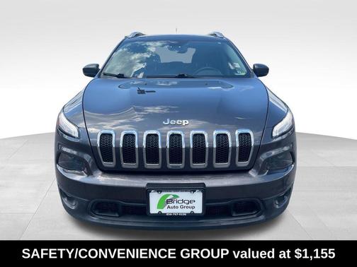 Granite Crystal Metallic Clearcoat 2017 Jeep Cherokee Latitude