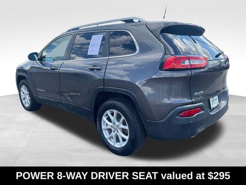 Granite Crystal Metallic Clearcoat 2017 Jeep Cherokee Latitude