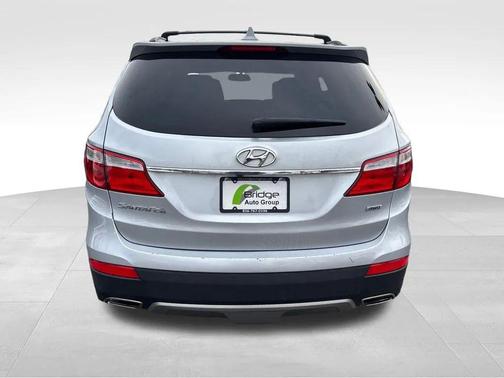 2016 Hyundai SANTA FE SE