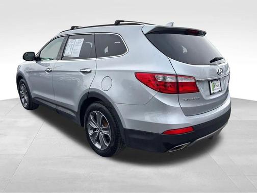 2016 Hyundai SANTA FE SE