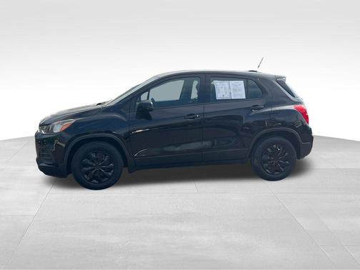 Mosaic Black Metallic 2017 Chevrolet Trax LS