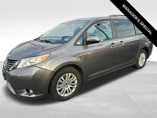 2017 Toyota Sienna XLE