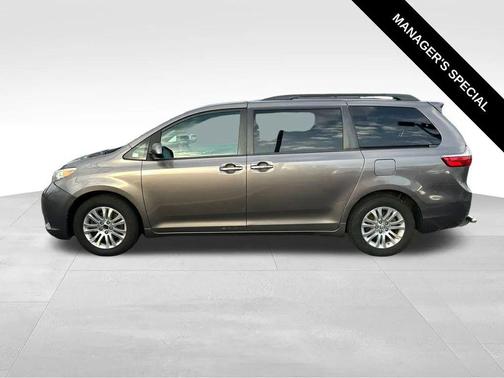 2017 Toyota Sienna XLE