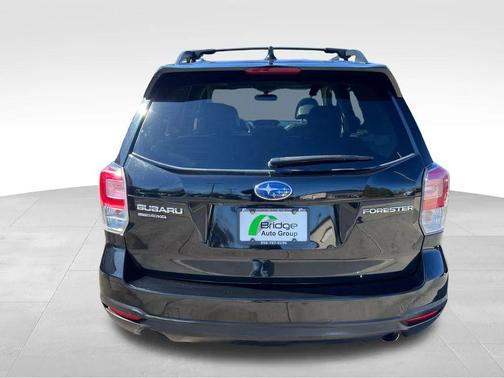 Crystal Black Silica 2017 Subaru Forester 2.5i Limited