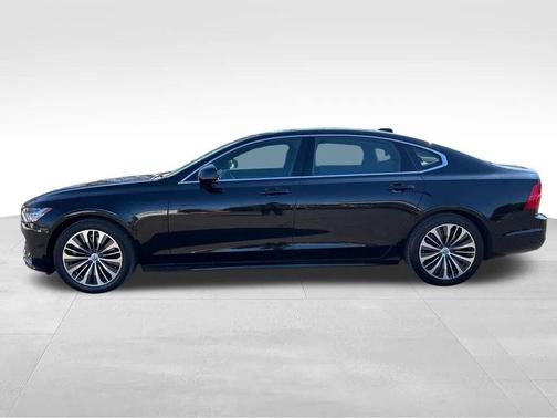 2020 Volvo S90 T6 Momentum