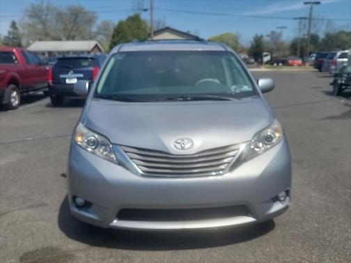 2013 Toyota Sienna XLE